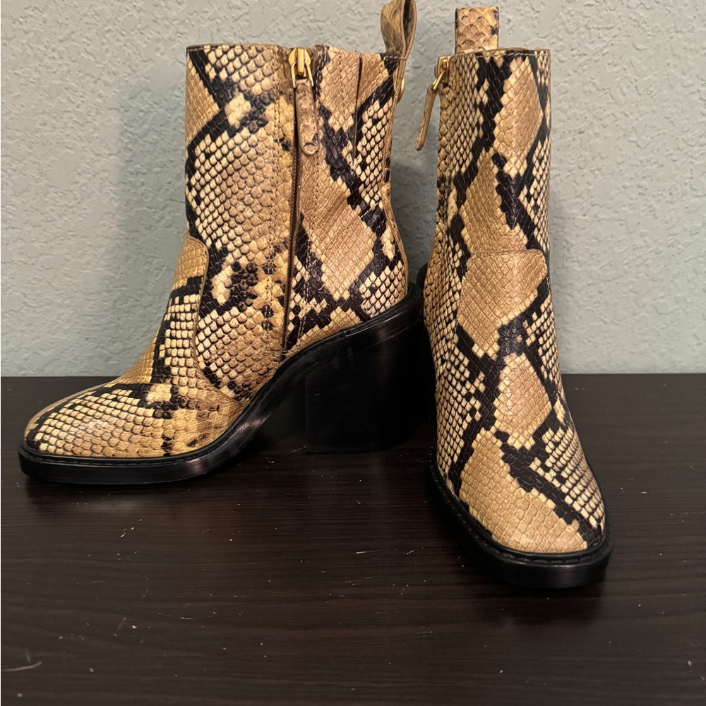 Tory Burch ankle boots size 5